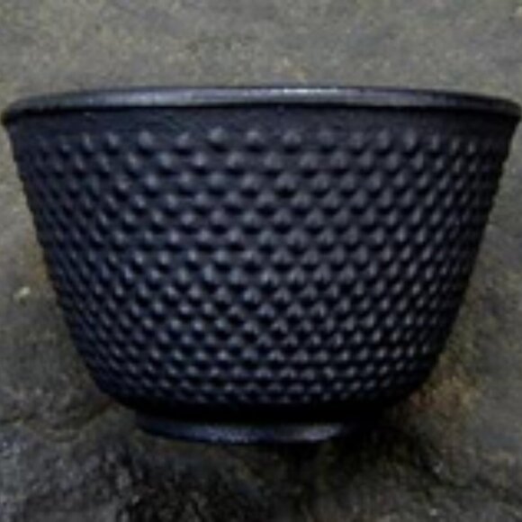 Iwachu Black Hobnail Iron Porcelain Lined Tea Cup - Picture 13 of 13